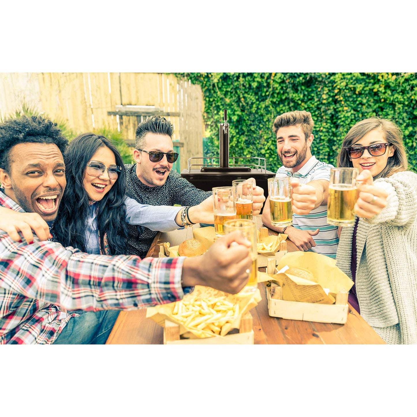 Klarstein Big Spender - Bierfass-Kühlschrank, Getränkefasskühlschrank, Komplettset, CO2 Fässer bis 50 L, 4 Bodenrollen, Temperatur regulierbar, inkl. 1 x Zapfsäule, graphitgrau