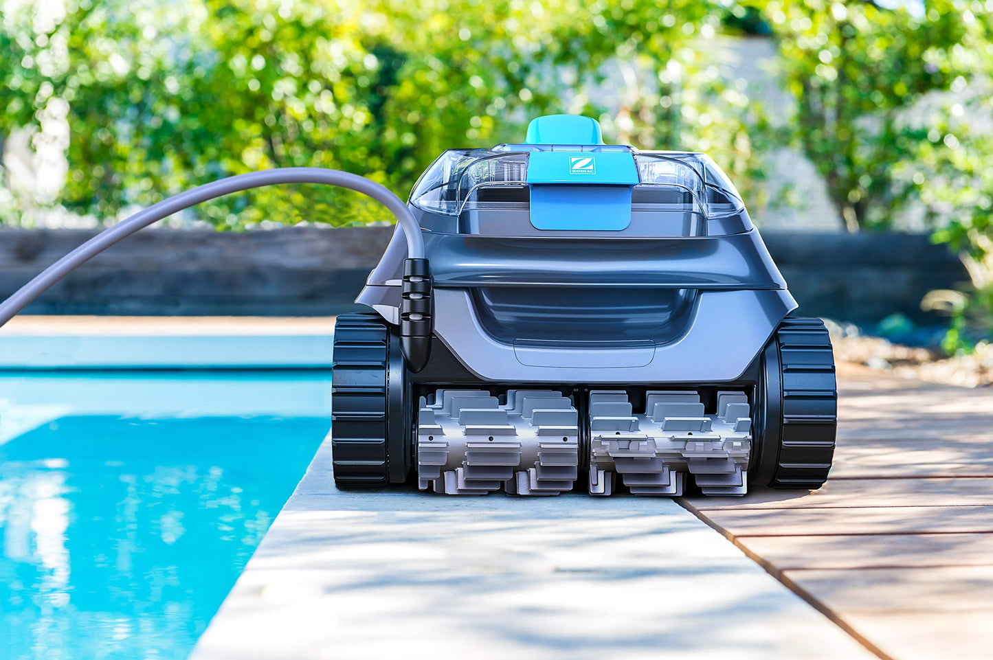 Automatischer Poolroboter Zodiac CNX 30 iQ, bis 12x6 m, reinigt Boden, Wände und Wasserlinie. App-Steuerung. Zyklontechnologie und Agile Fortbewegung